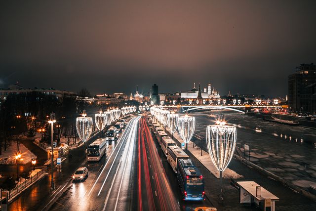 Вид на московский Кремль зимней ночью